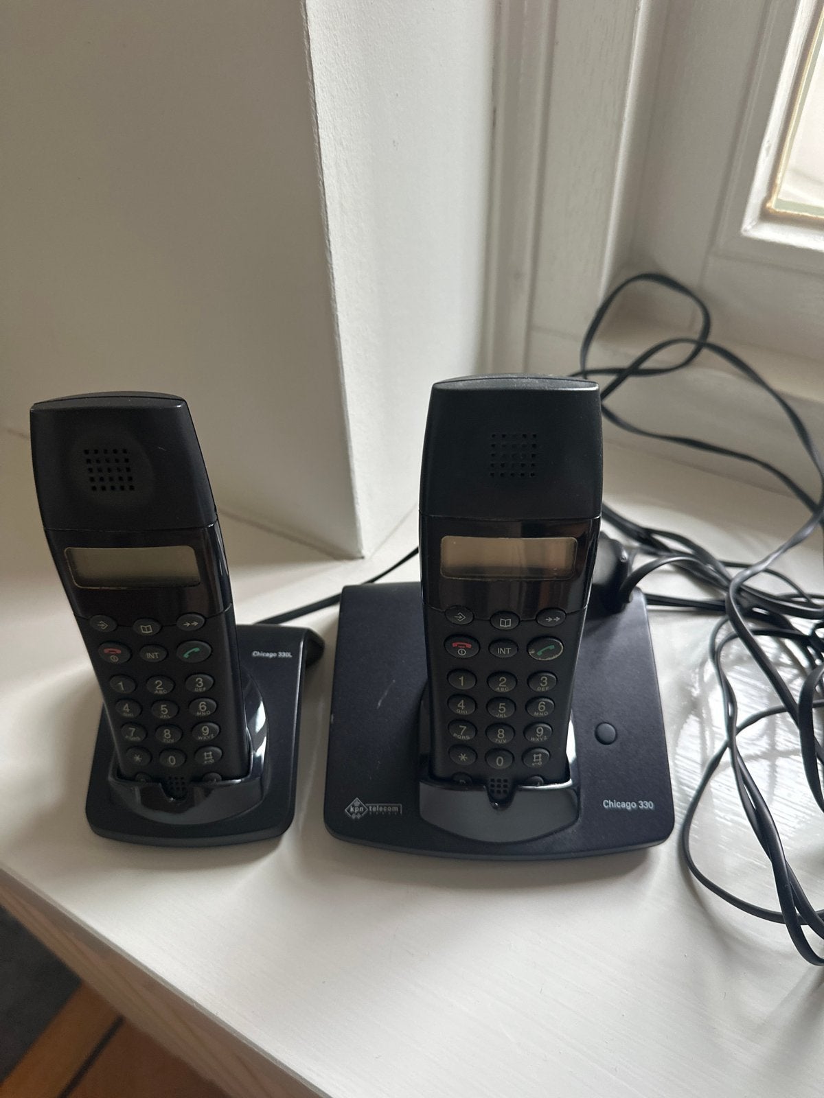 KPN Chicago 330/330L Draadloze Telefoons met Opladers, Ophalen of Verzenden, Zo goed als nieuw, 2 handsets