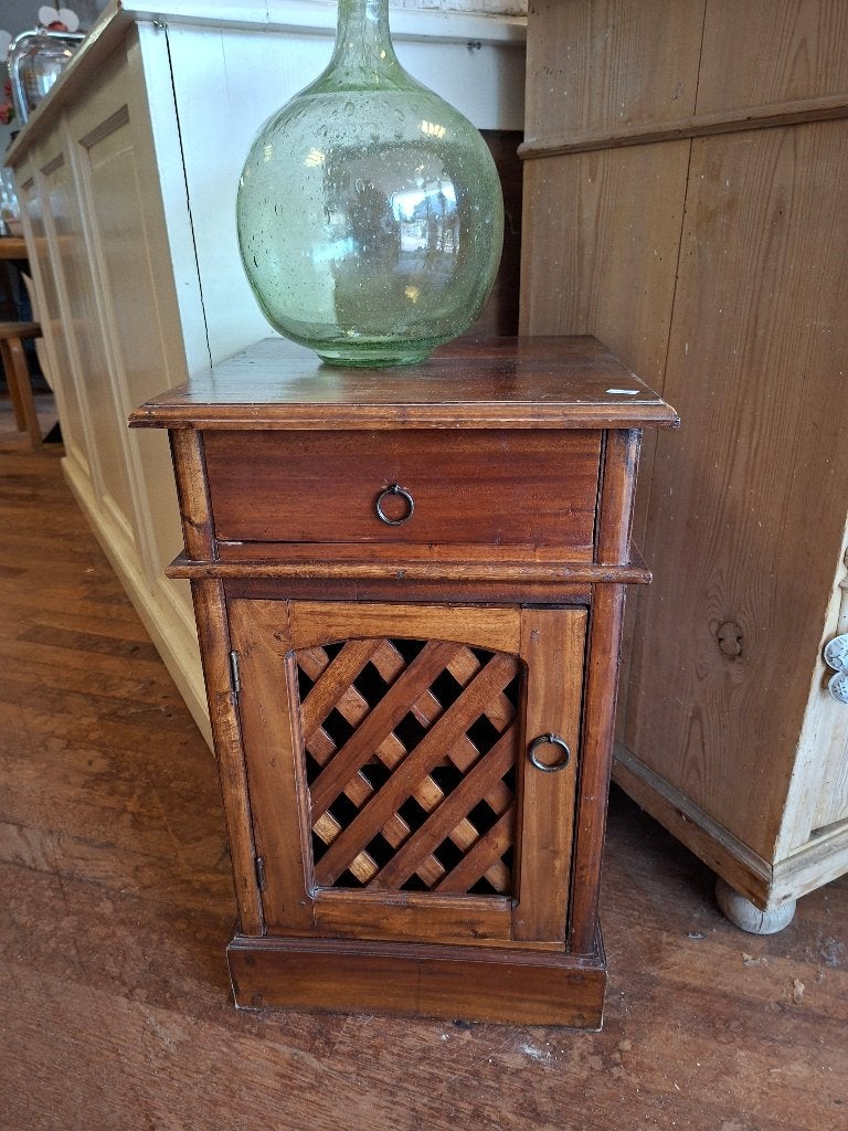 Vintage rasterkastje / bijzetkastje / nachtkastje, Ophalen, Zo goed als nieuw