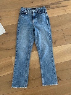 Spijkerbroek Pieces Maat XS ZGAN, Blauw, Ophalen of Verzenden, Zo goed als nieuw, W27 (confectie 34) of kleiner