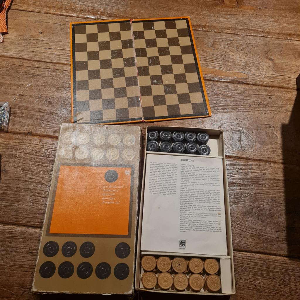 Vintage Damspel met Houten Stenen - Compleet en Gebruikt, Een of twee spelers, Ophalen of Verzenden, Gebruikt, Jumbo
