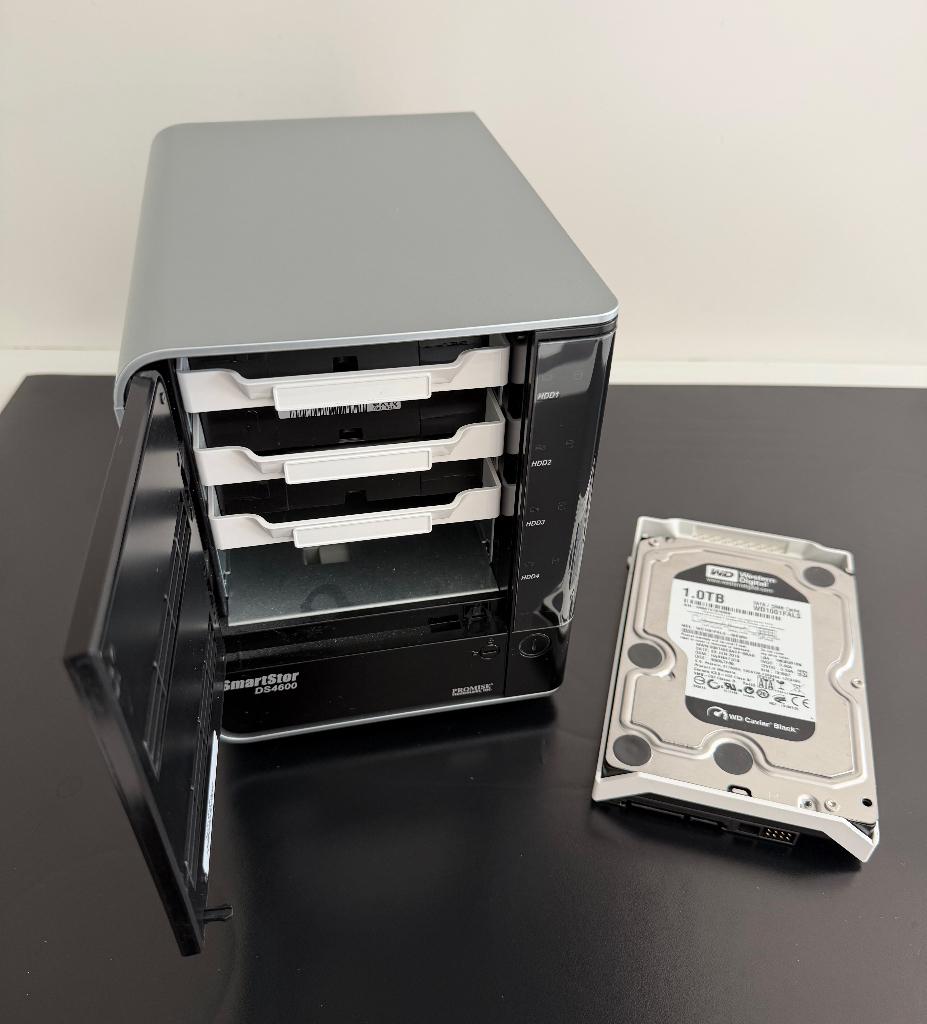 Nieuwstaat Promise DS4600 4-Bay DAS Storage, Computers en Software, Harde schijven, Promise, HDD, Ophalen of Verzenden, Zo goed als nieuw