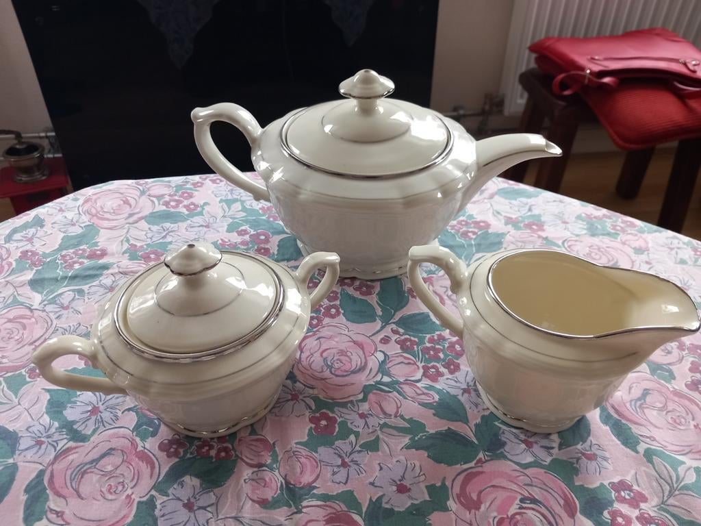 Retro Kahla Theeservies - Crèmekleurig met Zilverrand, Ophalen of Verzenden