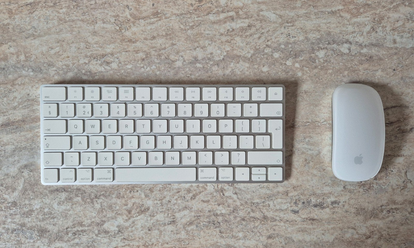 Apple Magic Keyboard en Magic Mouse - Goede staat, Computers en Software, Muizen, Muis, Gebruikt, Toetsenbord en muis-set, Ophalen of Verzenden