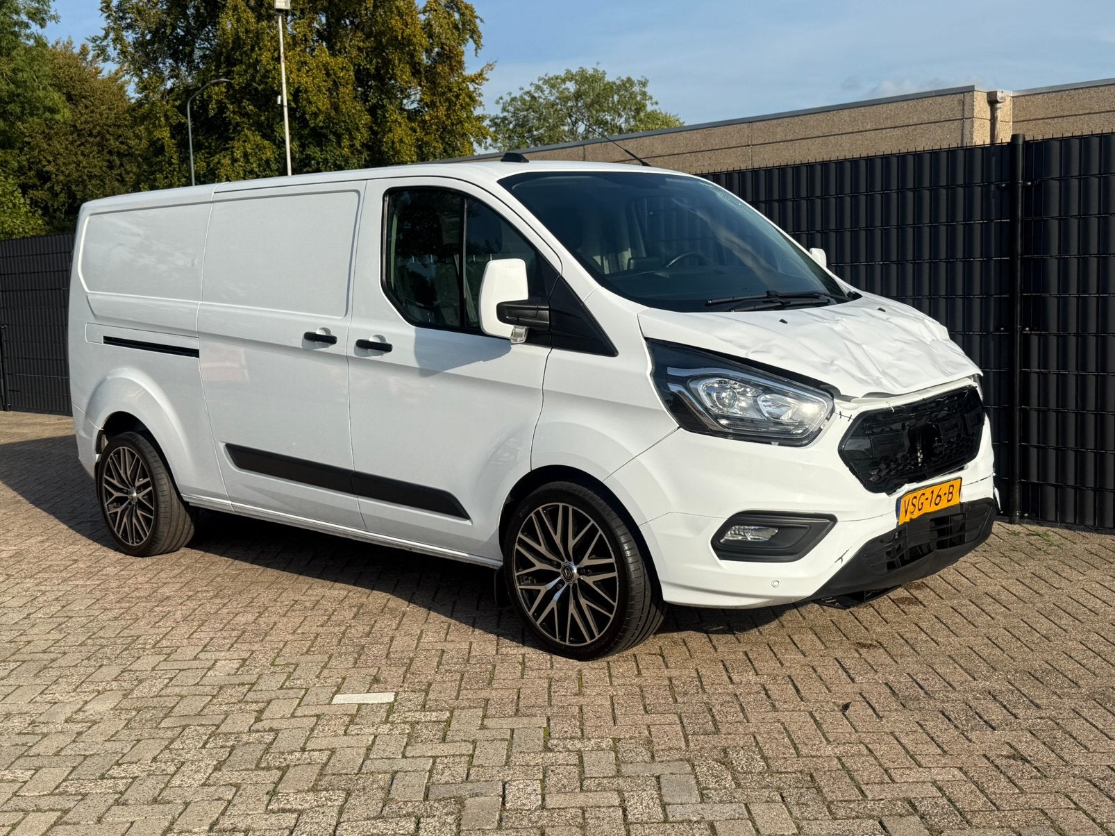Ford Transit Custom 2.0 TDCI L2H1 2022 Raptor NAP Schadeauto, Overige carrosserieën, Wit, Diesel, Ford