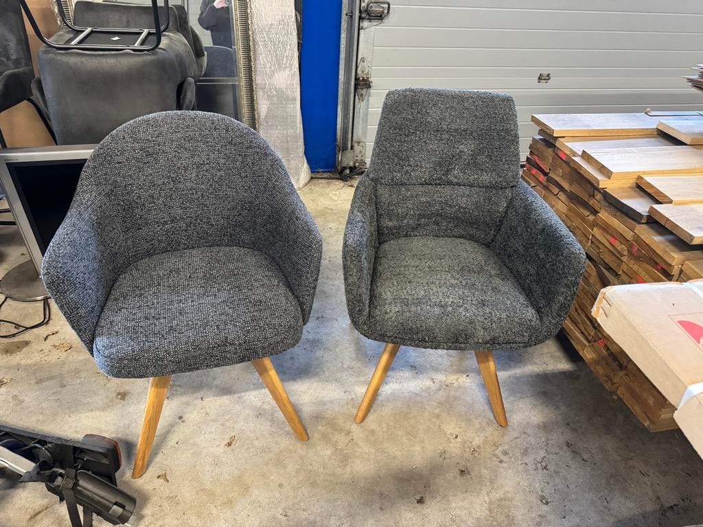 Nieuwe stoelen, Ophalen, Zo goed als nieuw