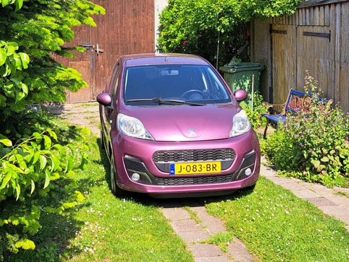 Peugeot 107 1.0 12V 5DR 2013, Auto's, Peugeot, Voorwielaandrijving, Overige kleuren, 4 stoelen, Handgeschakeld