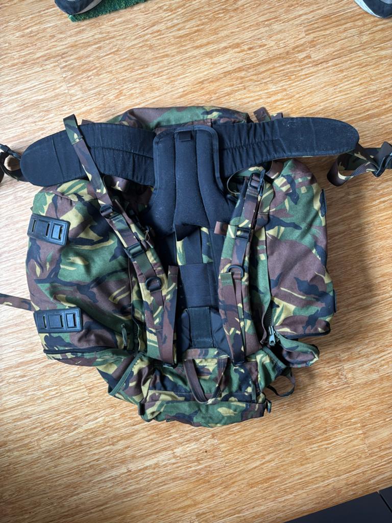 Camouflage Rugzak, Sieraden, Tassen en Uiterlijk, Tassen | Rugtassen, Gebruikt, 25 tot 40 cm, Trekking, Ophalen