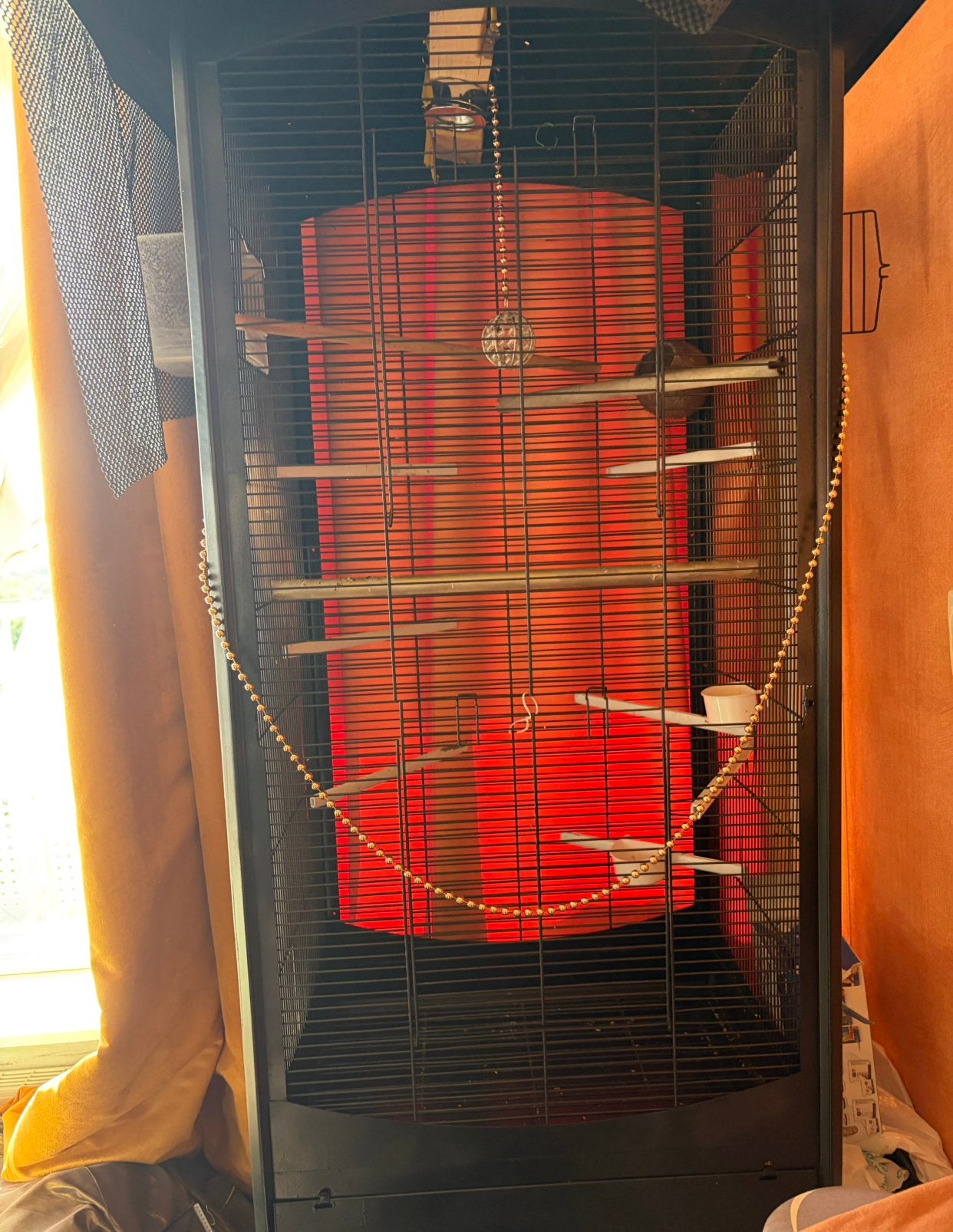 Zeer nette vogel kooi met draai poten, Zonder vriesvak, 200 liter of meer, Zo goed als nieuw, 160 cm of meer
