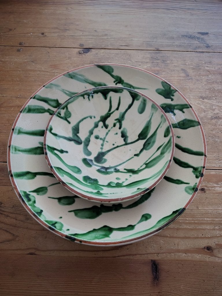 Set van 2 Spaanse aardewerk schalen - Groen gespikkeld, Ophalen, Overige stijlen, Aardewerk, Schaal of Schalen
