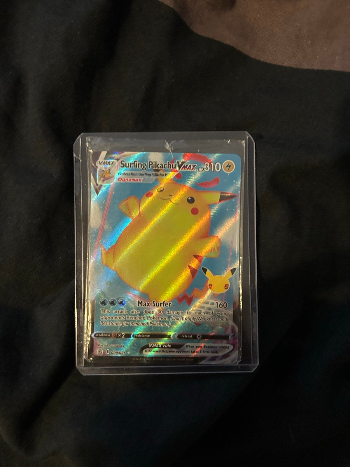 Pikachu VMAX Set: Surfing & Flying (Celebrations), Ophalen of Verzenden, Zo goed als nieuw, Meerdere kaarten, Foil