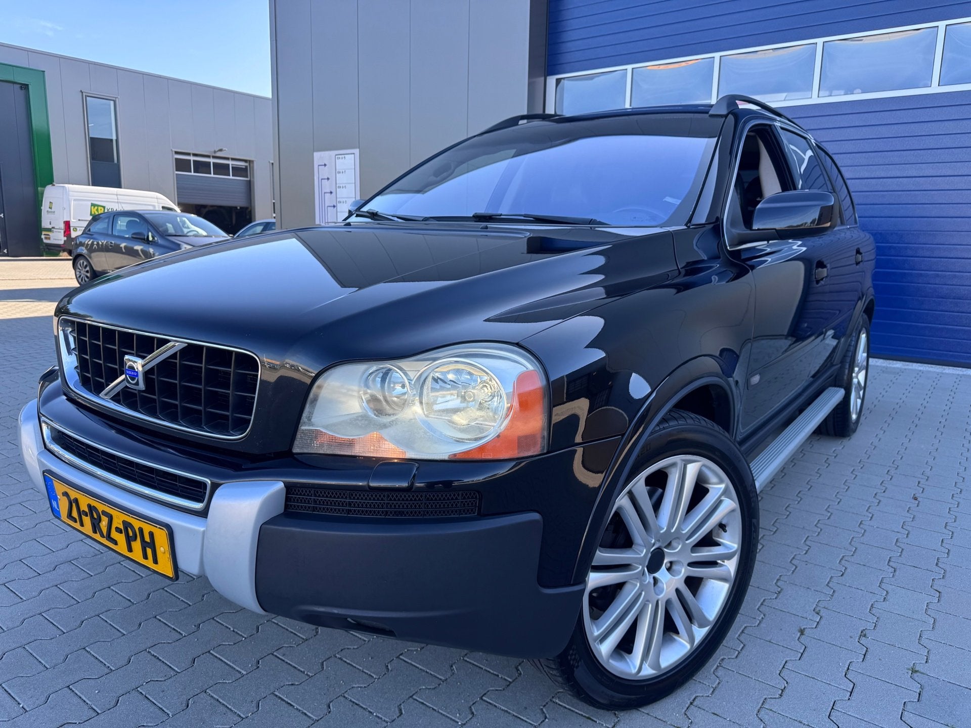 Volvo XC90 2.4 D5 Summum Automaat|7 persoons|schuif\kantel d, Auto's, Automatische klimaatregeling, Gebruikt, Zwart, 241 €/maand
