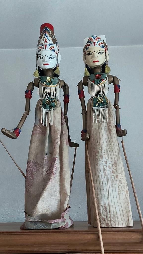 Set van 2 Vintage Indonesische Wajangpoppen Poppen, Antiek en Kunst, Ophalen