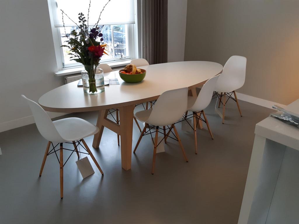 Ovale design eettafel ARP A-legg 240x100 hout & wit, Ophalen, Gebruikt, 100 tot 150 cm, Design