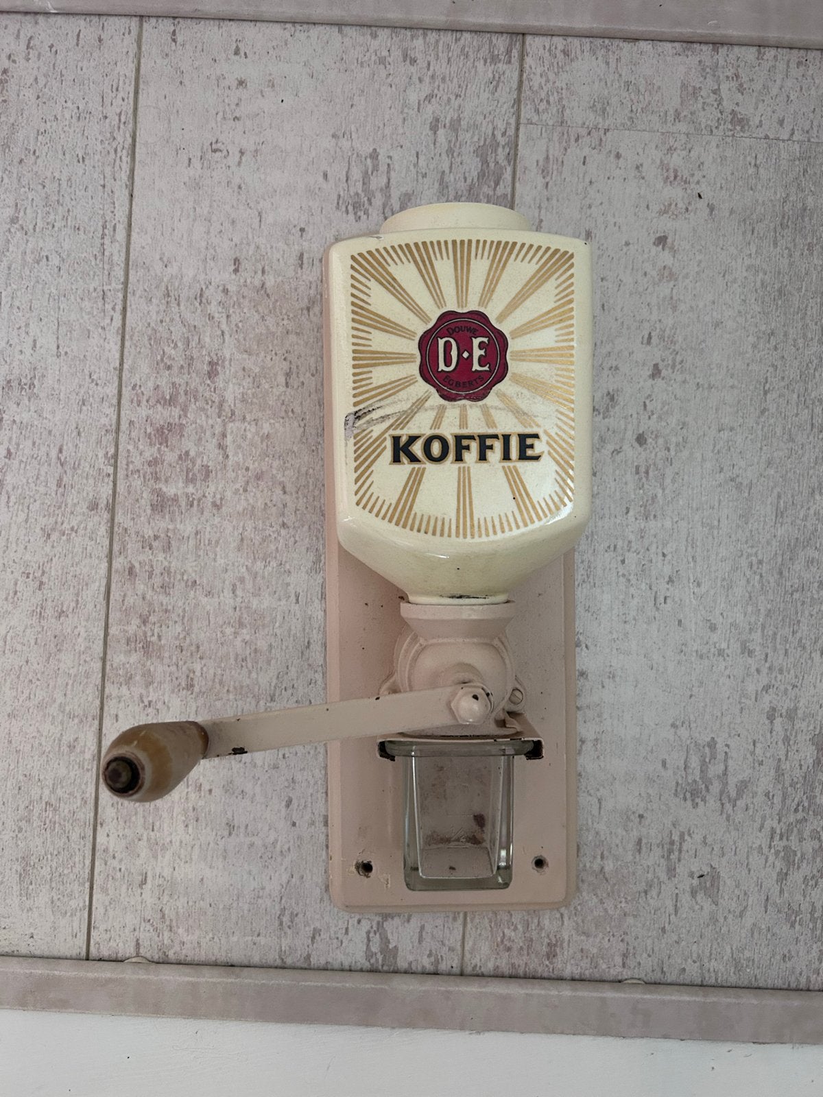 Vintage Douwe Egberts wandkoffiemolen, Ophalen