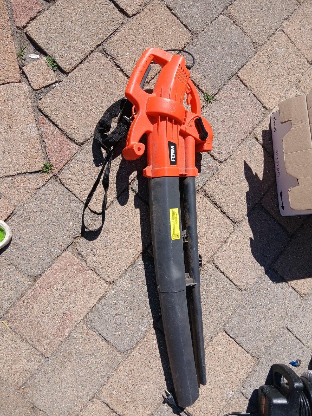 Ferm Bladblazer/Bladzuiger met versnipperfunctie, Ophalen, Gebruikt, Handgedragen, Ferm