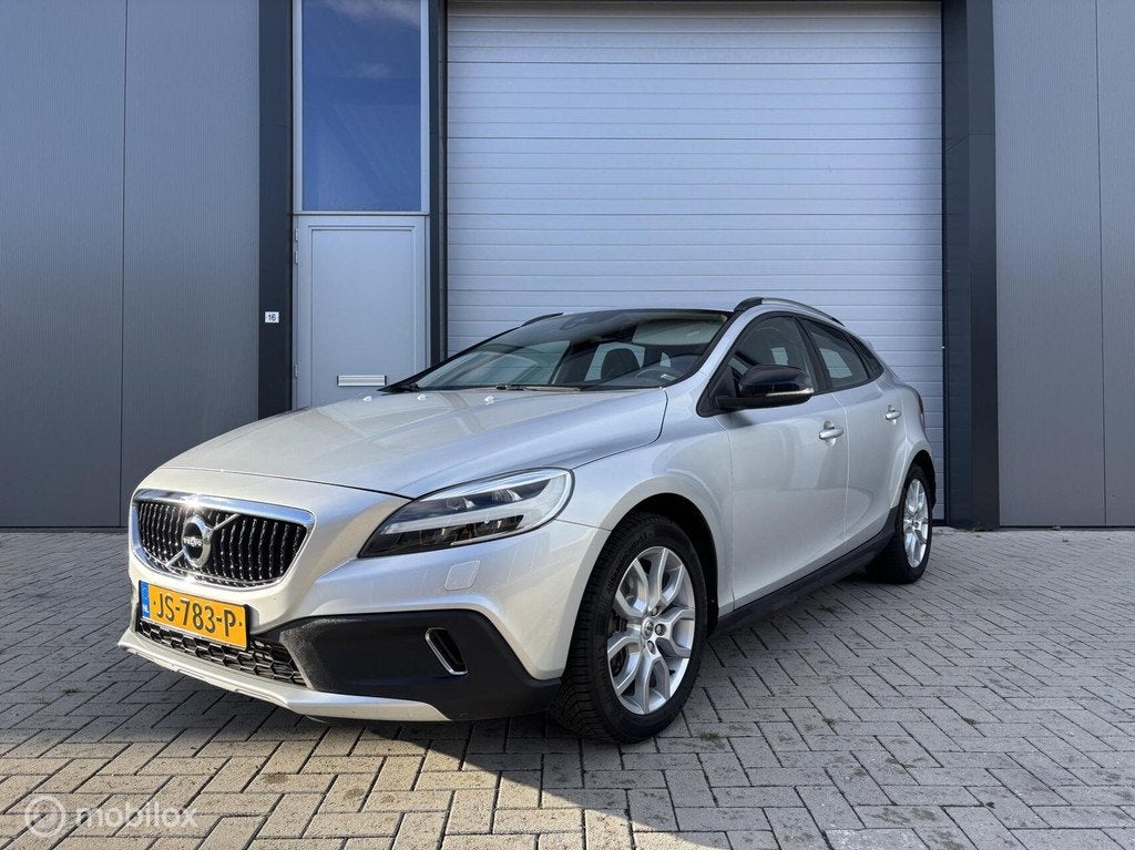Volvo V40 Cross Country 2.0 T3 Momentum, Voorwielaandrijving, Stof, Gebruikt, Euro 6