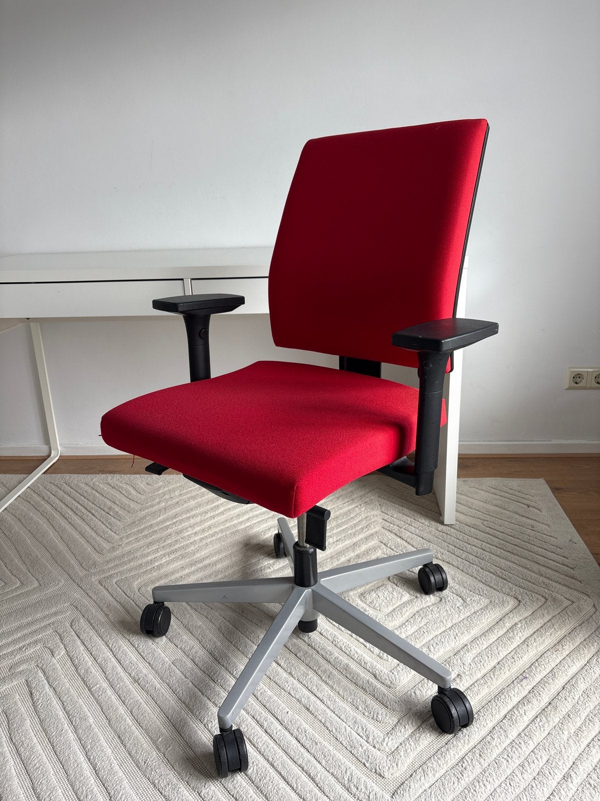 Ergonomische Bureaustoel Rood, Ophalen, Zo goed als nieuw, Bureaustoel, Rood