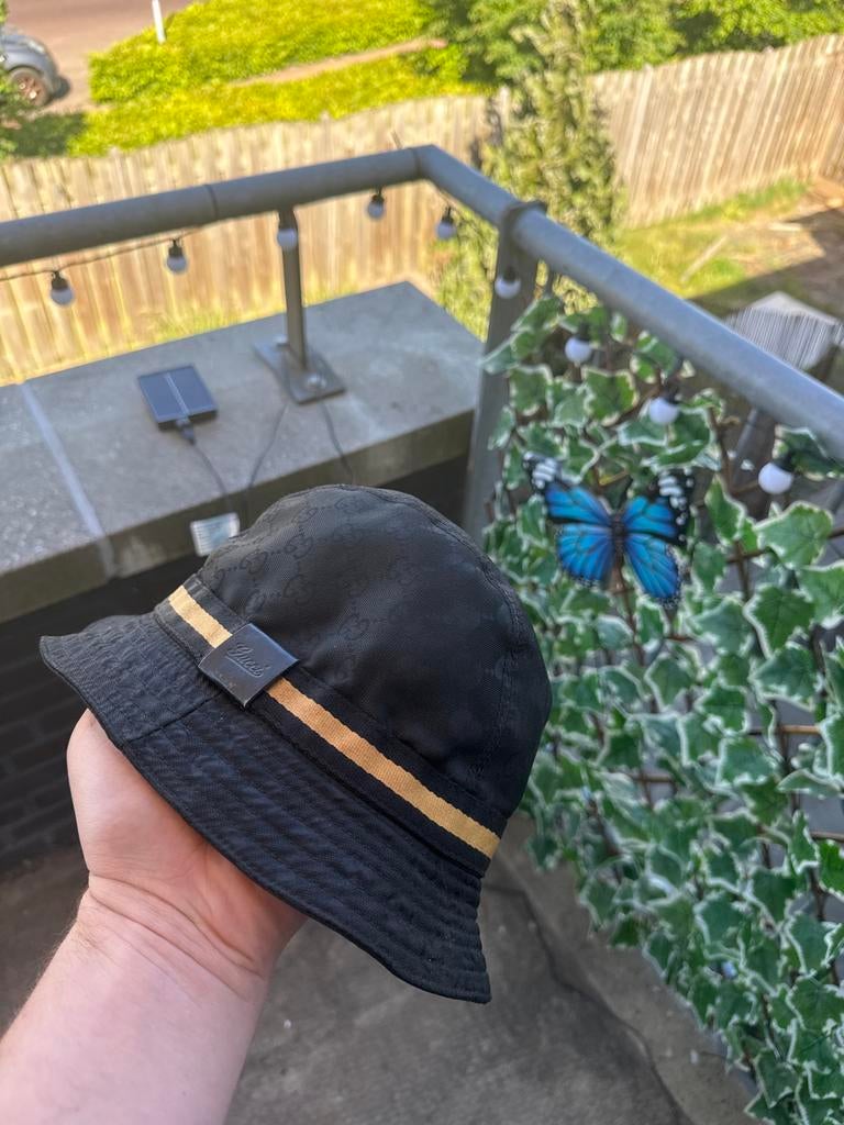 Gucci Bucket Hat Zwart limited edition / gucci pet, Ophalen of Verzenden, Zo goed als nieuw, One size fits all, Hoed