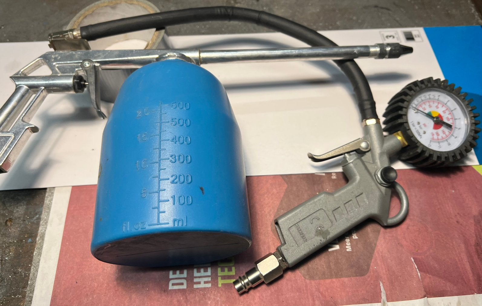 Bandenpomp met mano, auto/fiets, 2x aansluiting compressor, Ophalen of Verzenden, Gebruikt
