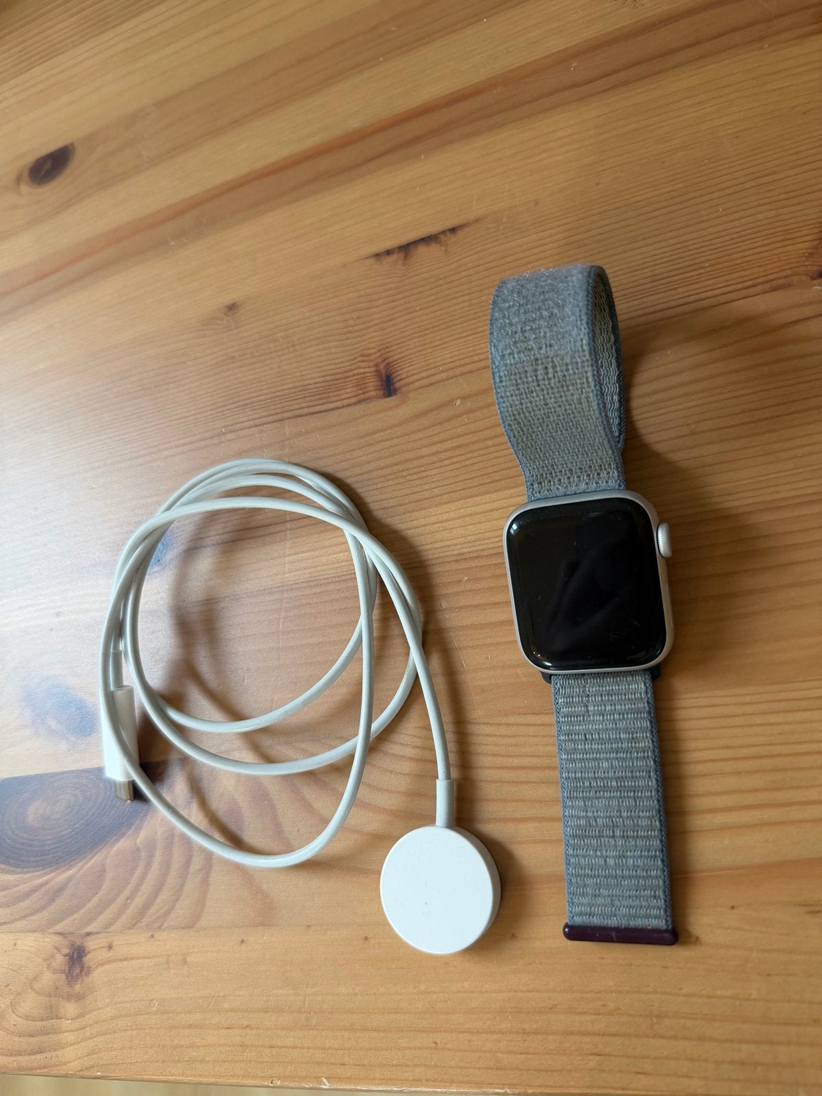 Apple Watch SE 2e Gen, 40mm, Zilver Aluminium, GPS, 32GB, IOS, Ophalen of Verzenden, Zo goed als nieuw, Waterdicht