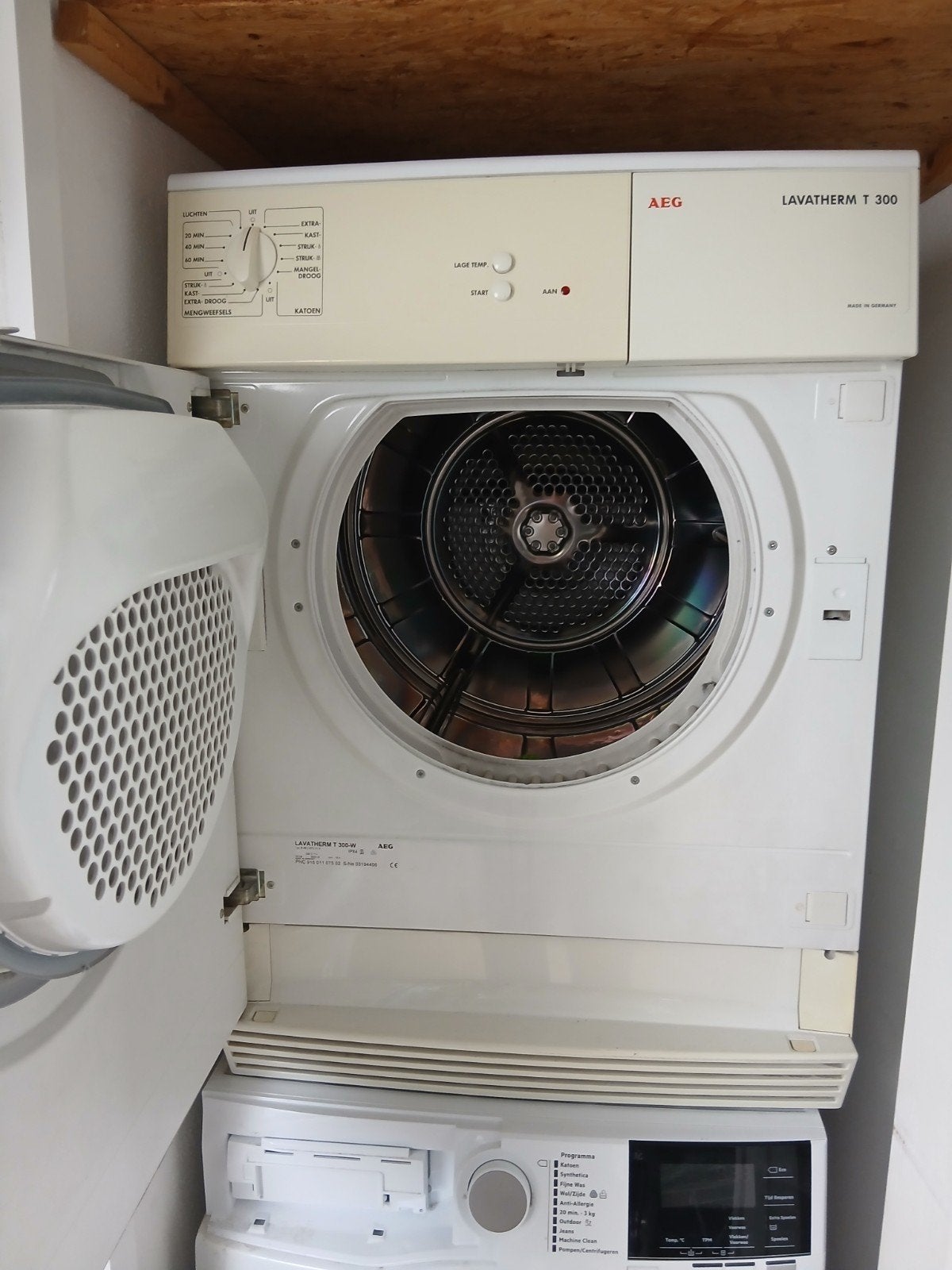 Wasdroger AEG Lavatherm T 300W, Ophalen, Zo goed als nieuw, Luchtafvoer, 85 tot 90 cm