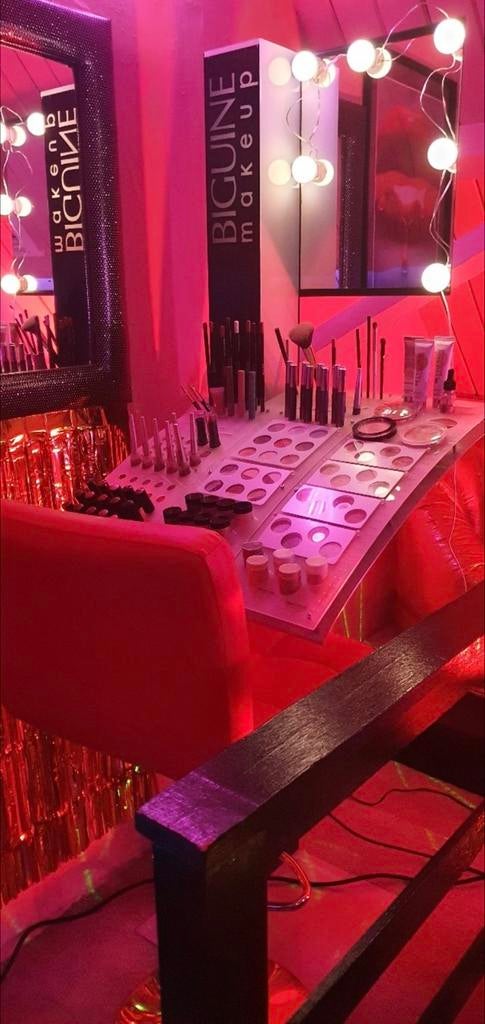 BIGUINE make up display, Ophalen, Overige kleuren, Gehele gezicht, Zo goed als nieuw