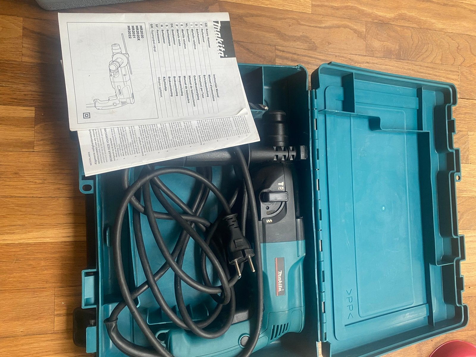 Makita HR2020 Boorhamer in koffer - Zo goed als nieuw, 600 watt of meer, Boor- en/of Breekhamer, Ophalen of Verzenden, Zo goed als nieuw