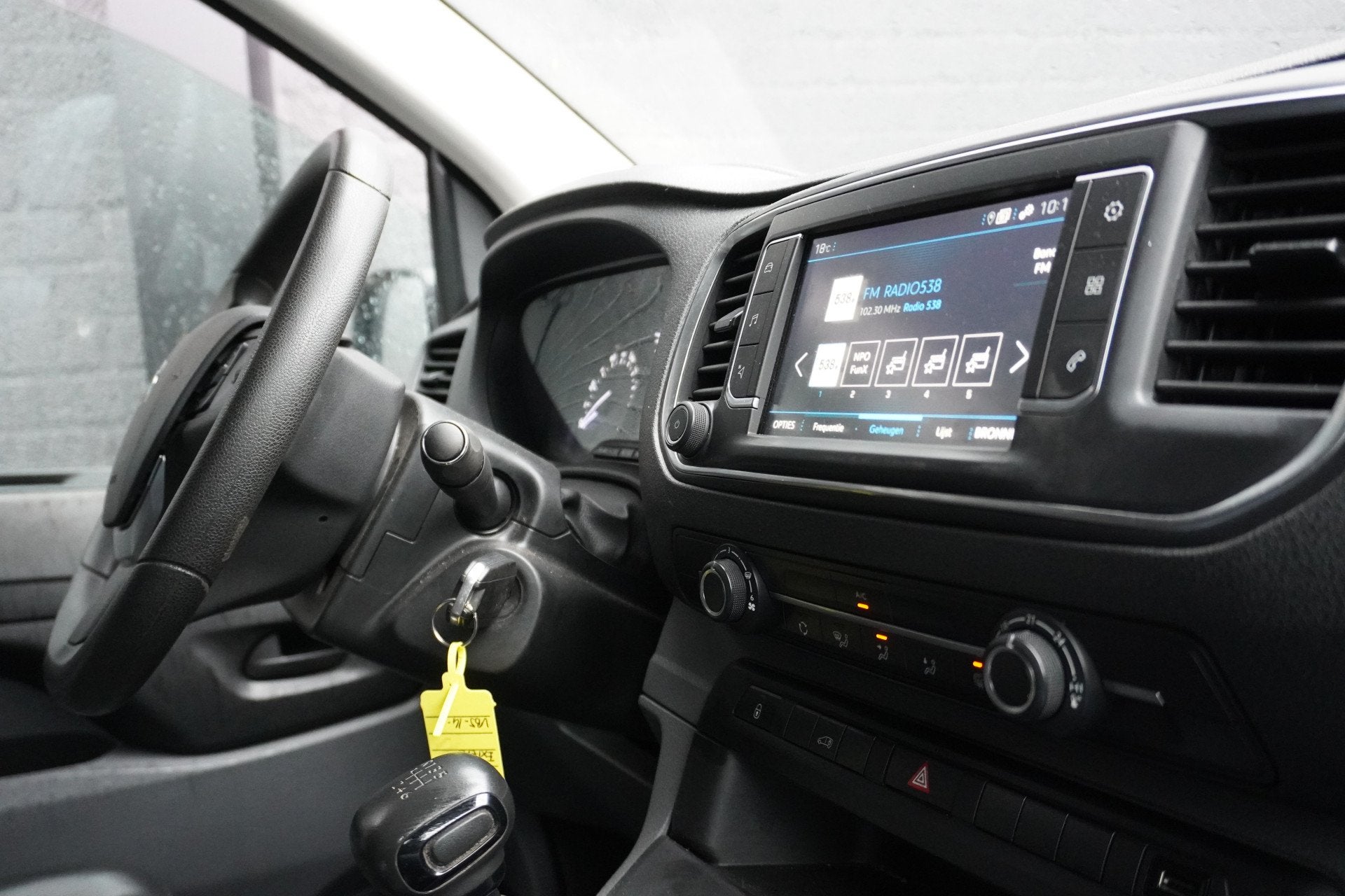 Peugeot Expert 2.0 BlueHDI 122 PK L3 EURO 6 - Airco - Navi -, Gebruikt, 4 cilinders, Leder en Stof, Origineel Nederlands