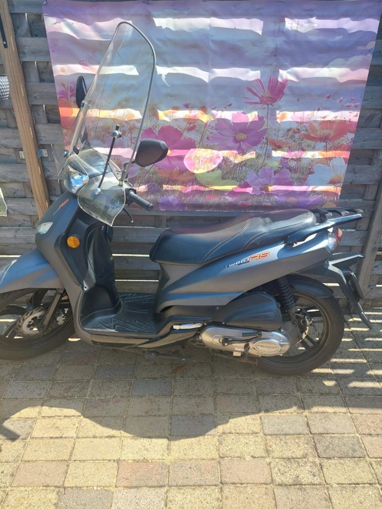 Te koop peugeot tweet rs, Ophalen, Overige modellen, 49 cc, Zo goed als nieuw