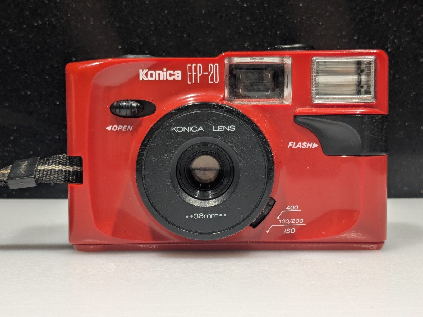 Konica EFP-20 Compact Camera Rood - Vintage Analoog, Ophalen of Verzenden, Gebruikt, Compact, Konica