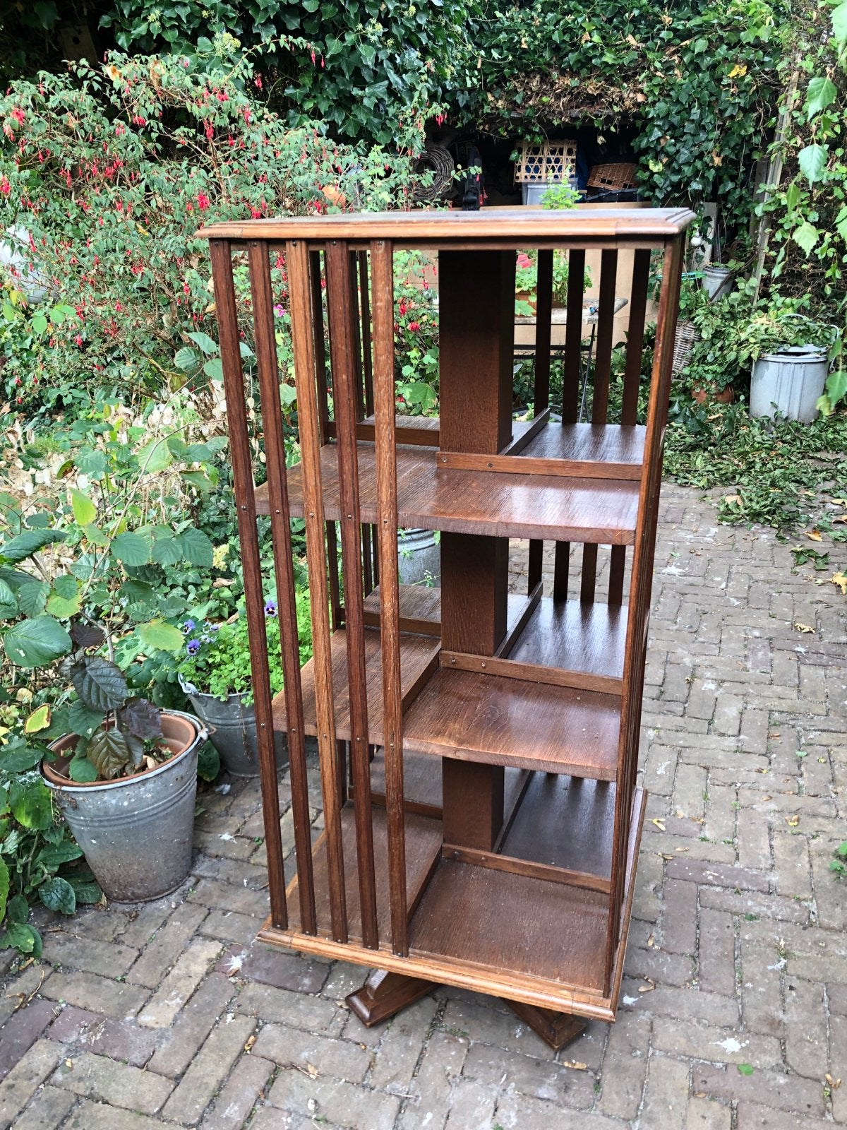 Boekenmolen, Ophalen, Met plank(en), 50 tot 100 cm, 150 tot 200 cm