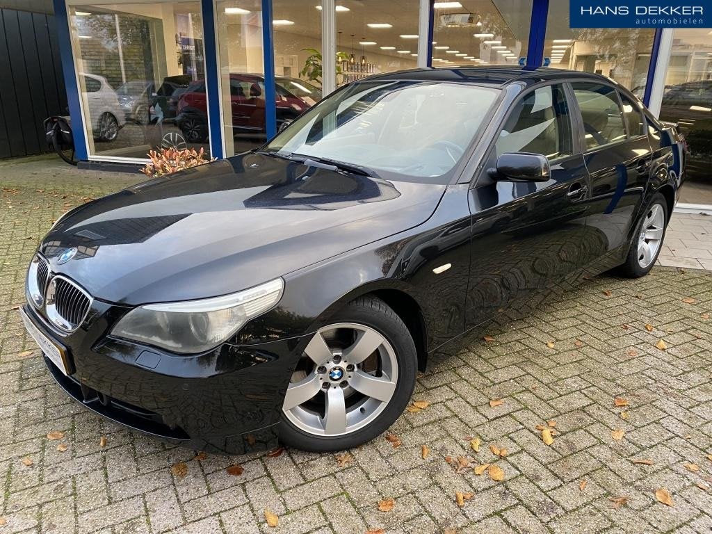 BMW 5 Serie 5-550i leer automaat navigatie 550i, Auto's, Automaat, Navigatiesysteem, Achterwielaandrijving, Gebruikt