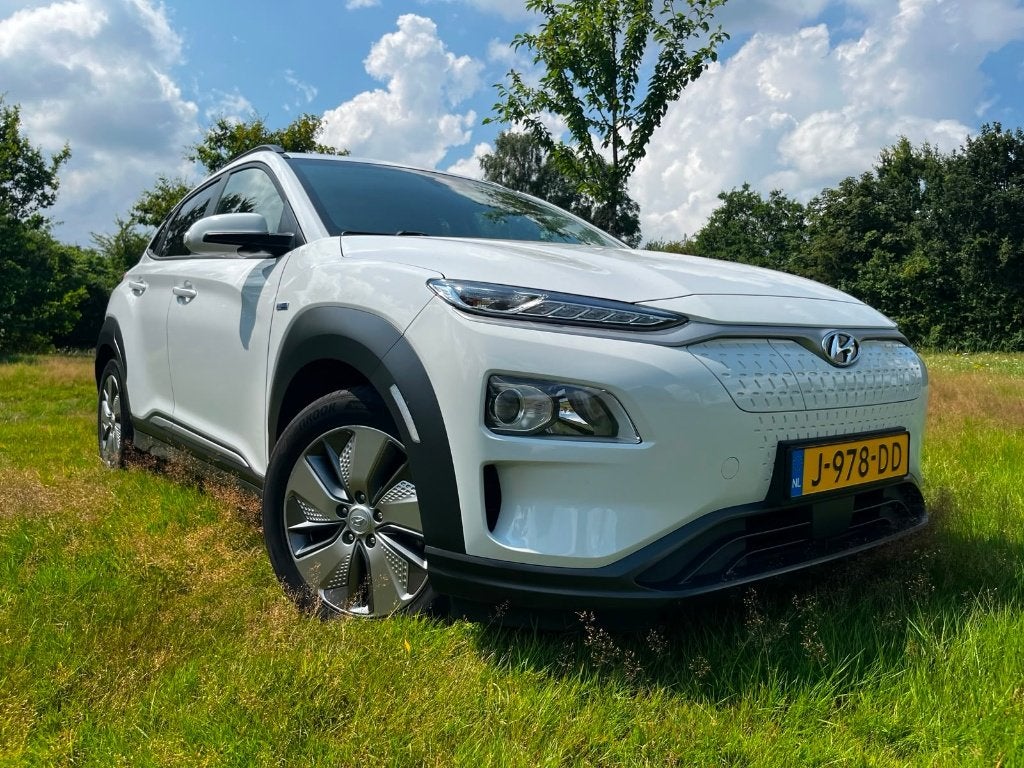 Hyundai Kona EV 204pk 2WD Aut. 2020 Wit, Auto's, Wit, Origineel Nederlands, Elektrisch, 420 min