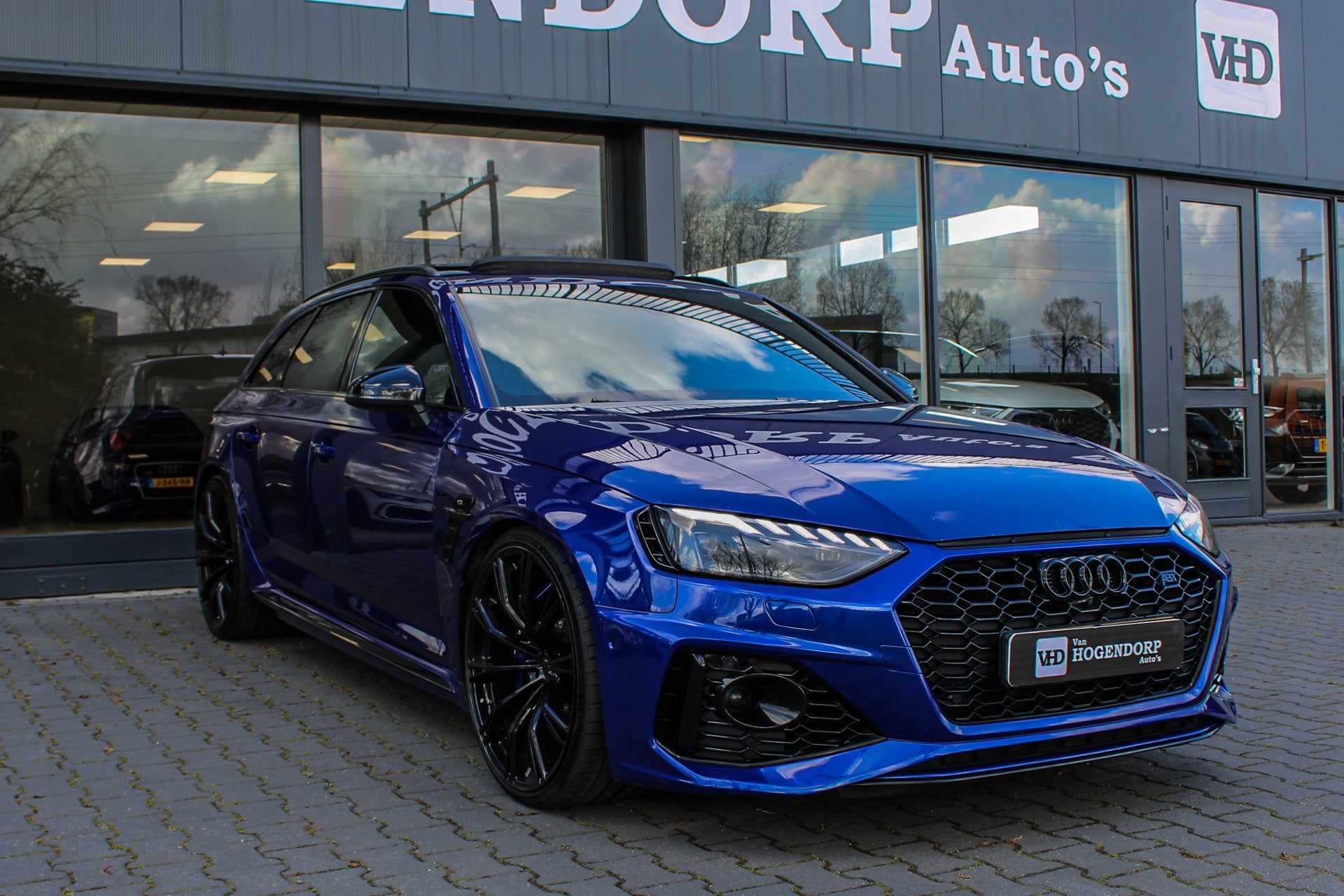 Audi A4 Avant 2.9 TFSI RS4 PANO HUD B&O 530PK ABT RS4-S, Auto's, Automaat, Gebruikt, Blauw, A4