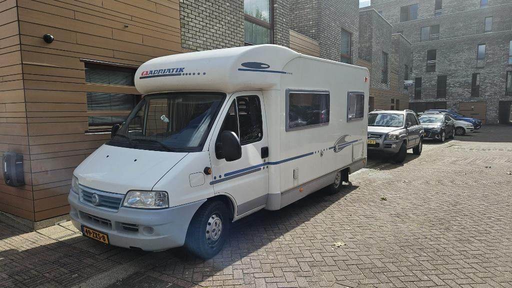 Nette, betrouwbare en compacte Adria Camper, Caravans en Kamperen, Campers, Particulier, tot en met 2, Half-integraal, Adria, Fiat