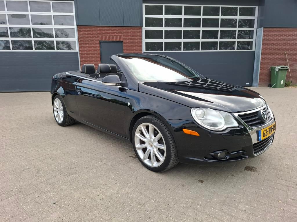 Volkswagen Eos 2.0 16V FSI 110KW 2007 Zwart, Auto's, Volkswagen, Voorwielaandrijving, Beige, 4 cilinders, 4 stoelen