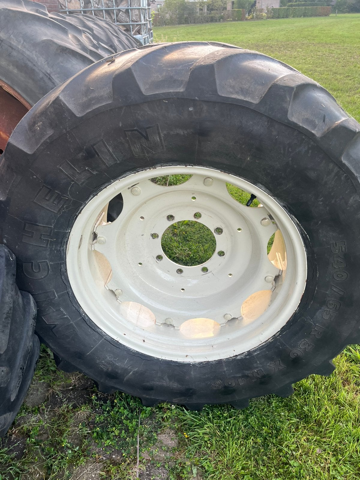 Banden met velg 540/65R 30, Ophalen