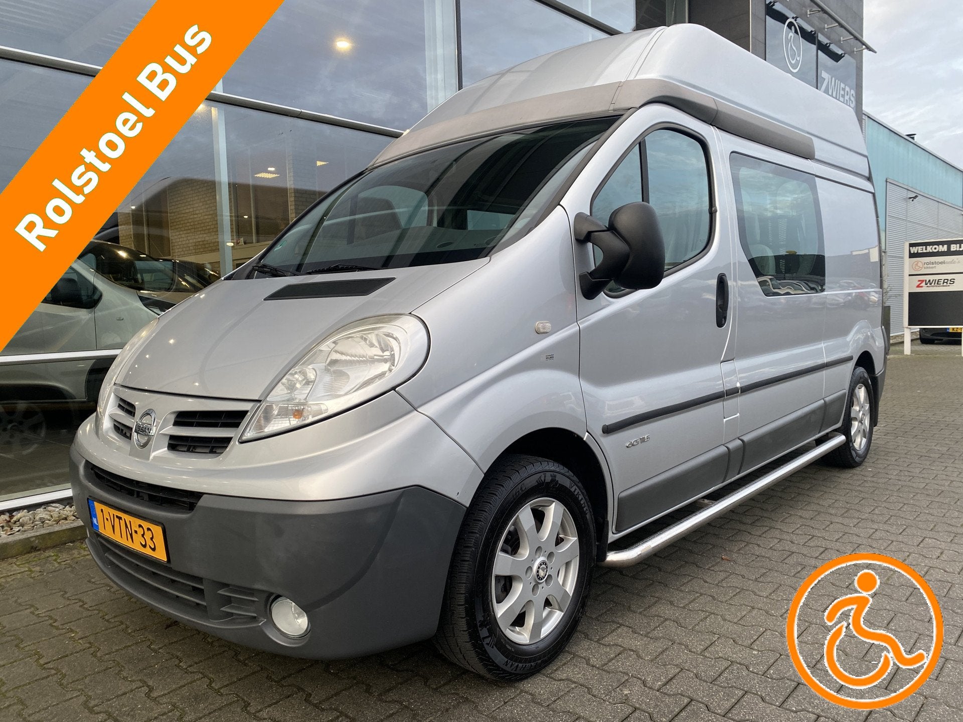 Nissan Primastar 3+1 Rolstoelbus Side-to-Side 2.0 dCi L2H2 A, Euro 5, Stof, Gebruikt, 4 cilinders