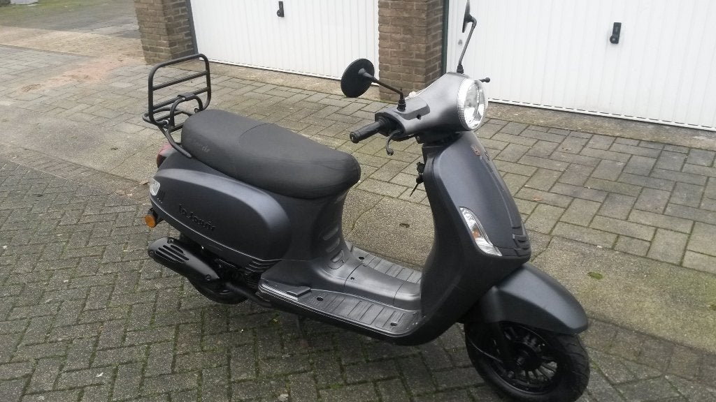 vespa btc riva 2017, blauw kenteken, Gebruikt, Ophalen of Verzenden, Benzine, Vespa