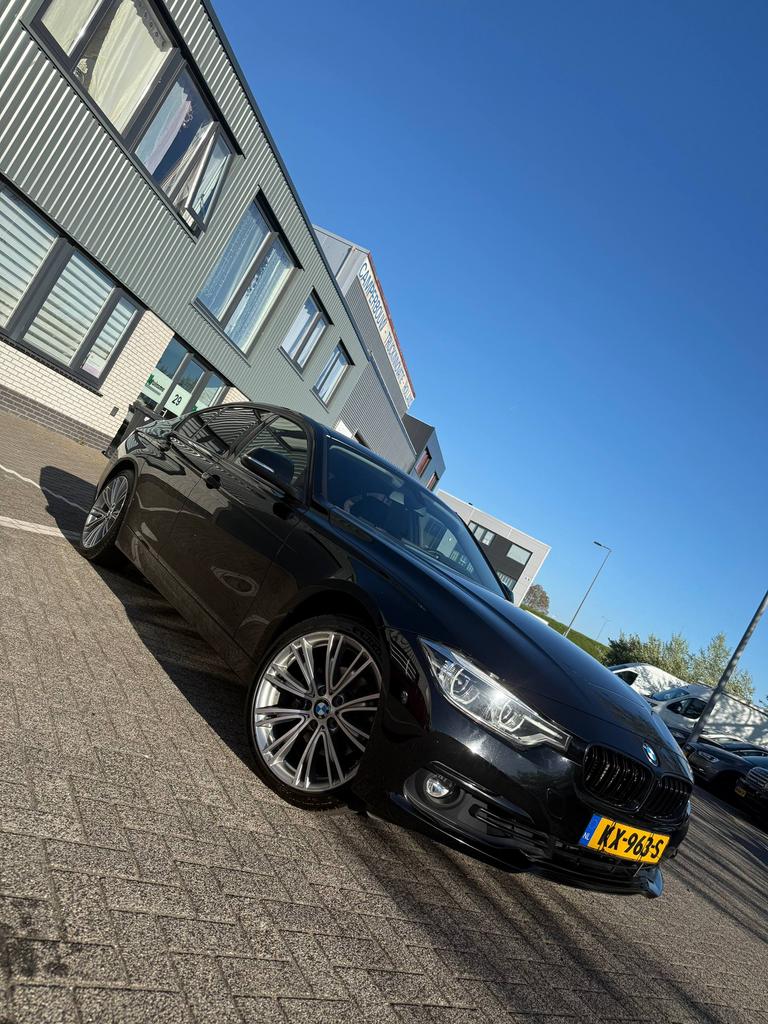 BMW 3-Serie 330e Iperformance 252pk Aut 2016 Zwart, Auto's, Automaat, 1998 cc, Achterwielaandrijving, 48 km/l