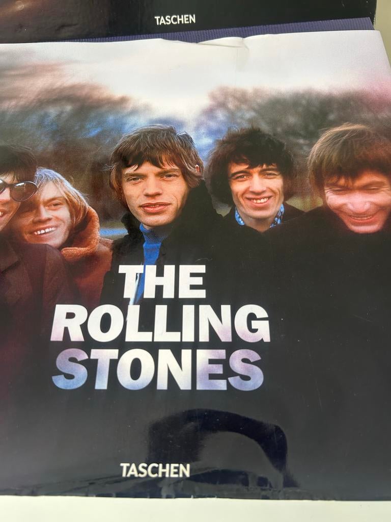 The Rolling Stones TASCHEN Boek - Doos licht beschadigd, Boeken, Muziek, Zo goed als nieuw, Artiest, Verzenden