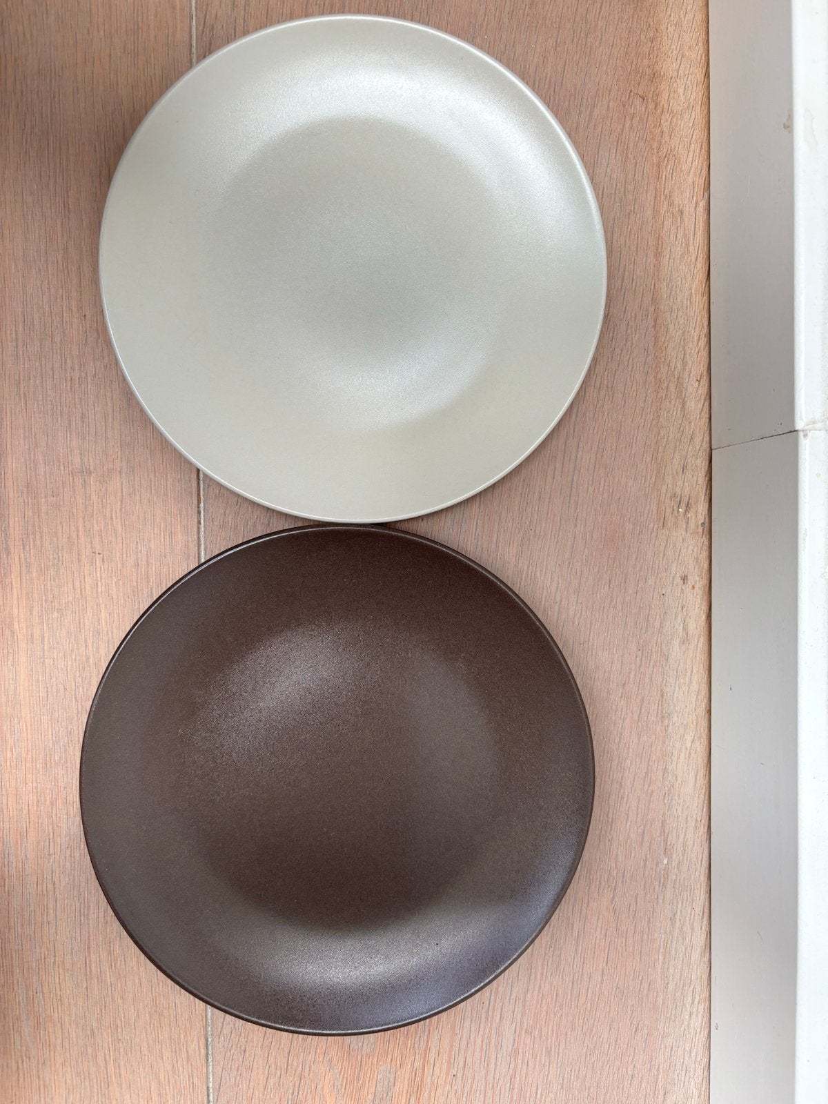 12-delig ikea servies in twee kleuren bruin en wit, Ophalen, Gebruikt, Keramiek, Overige stijlen