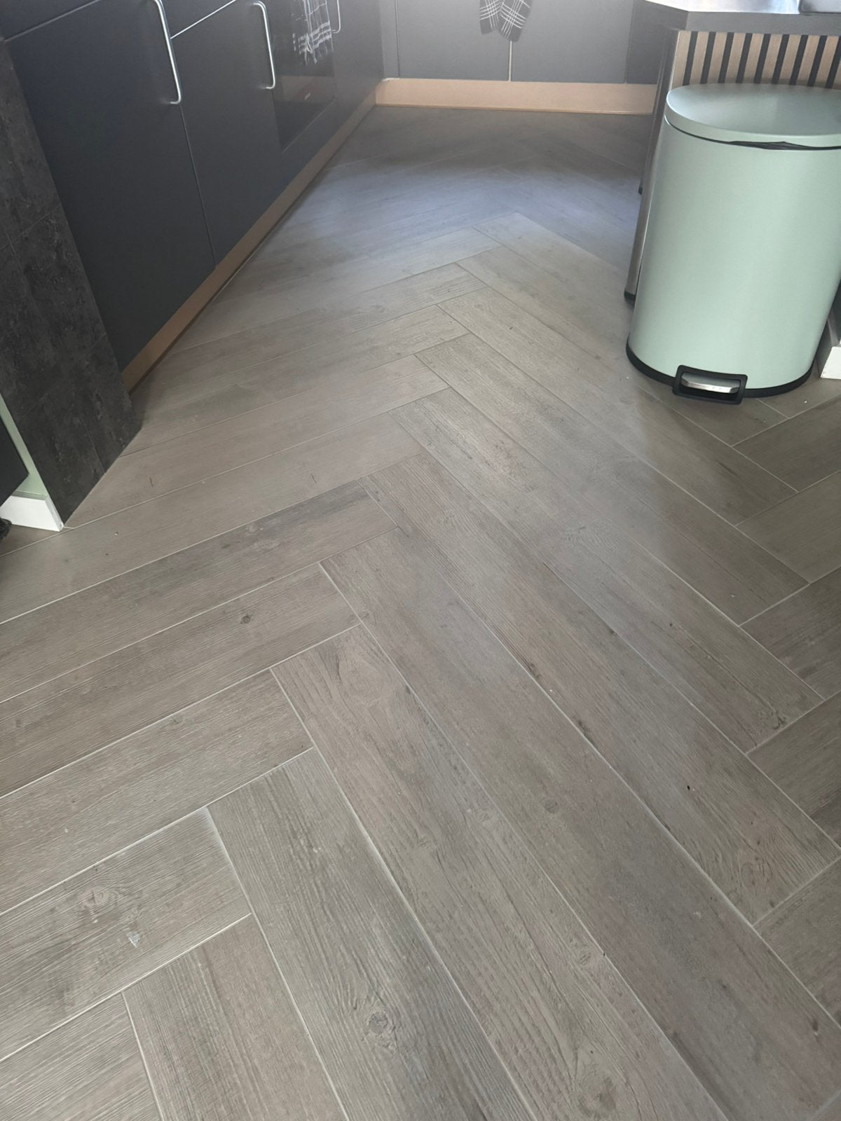 Lea bio lumber 20 x 120 mat, Huis en Inrichting, Stoffering | Vloerbedekking, Zo goed als nieuw, Minder dan 10 m², Grijs, Visgraat