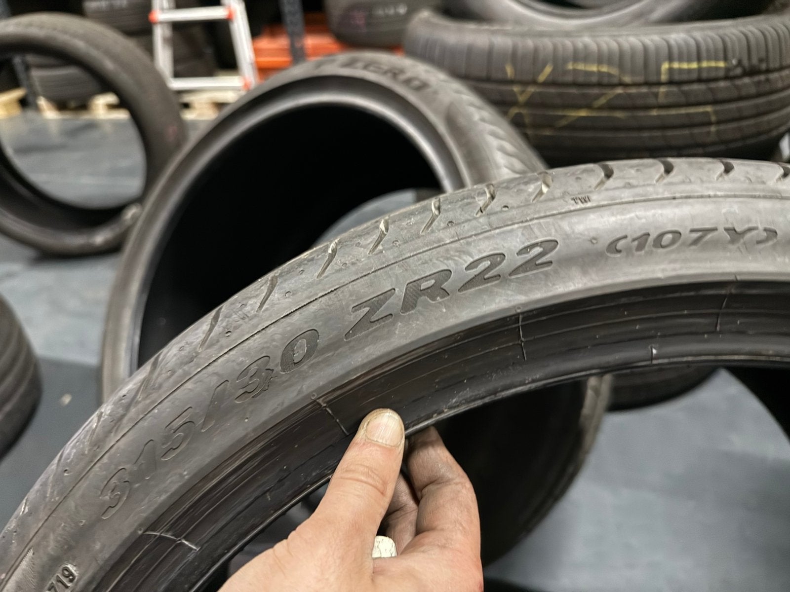 2x 315 30 22 107Y NO Pirelli P Zero 5MM+, Gebruikt, Overige maten, Ophalen of Verzenden, Band(en)