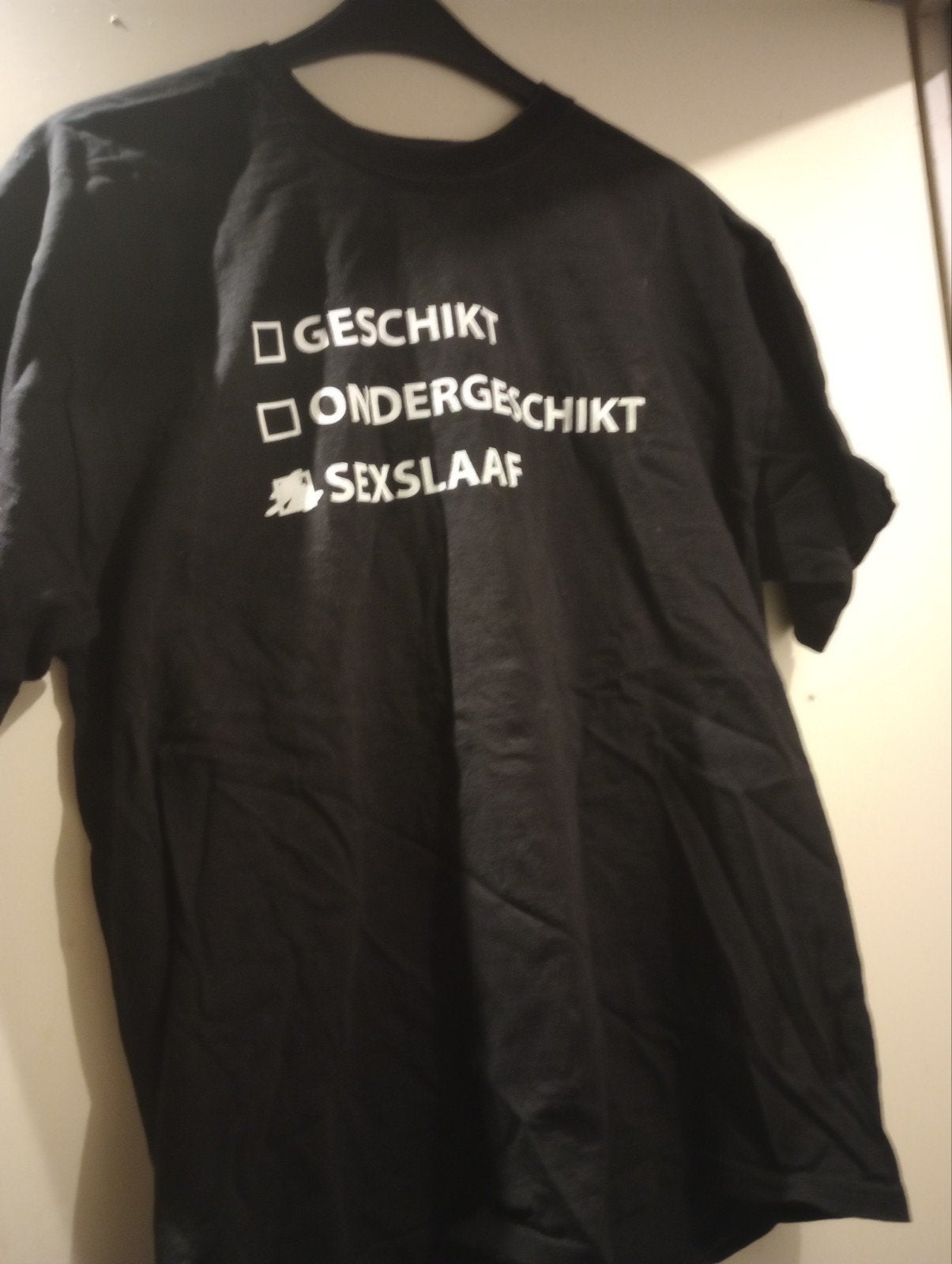 T-shirt met tekst, Kleding | Heren, T-shirts, Zwart, Ophalen of Verzenden, Fruit of the loom, Maat 56/58 (XL)