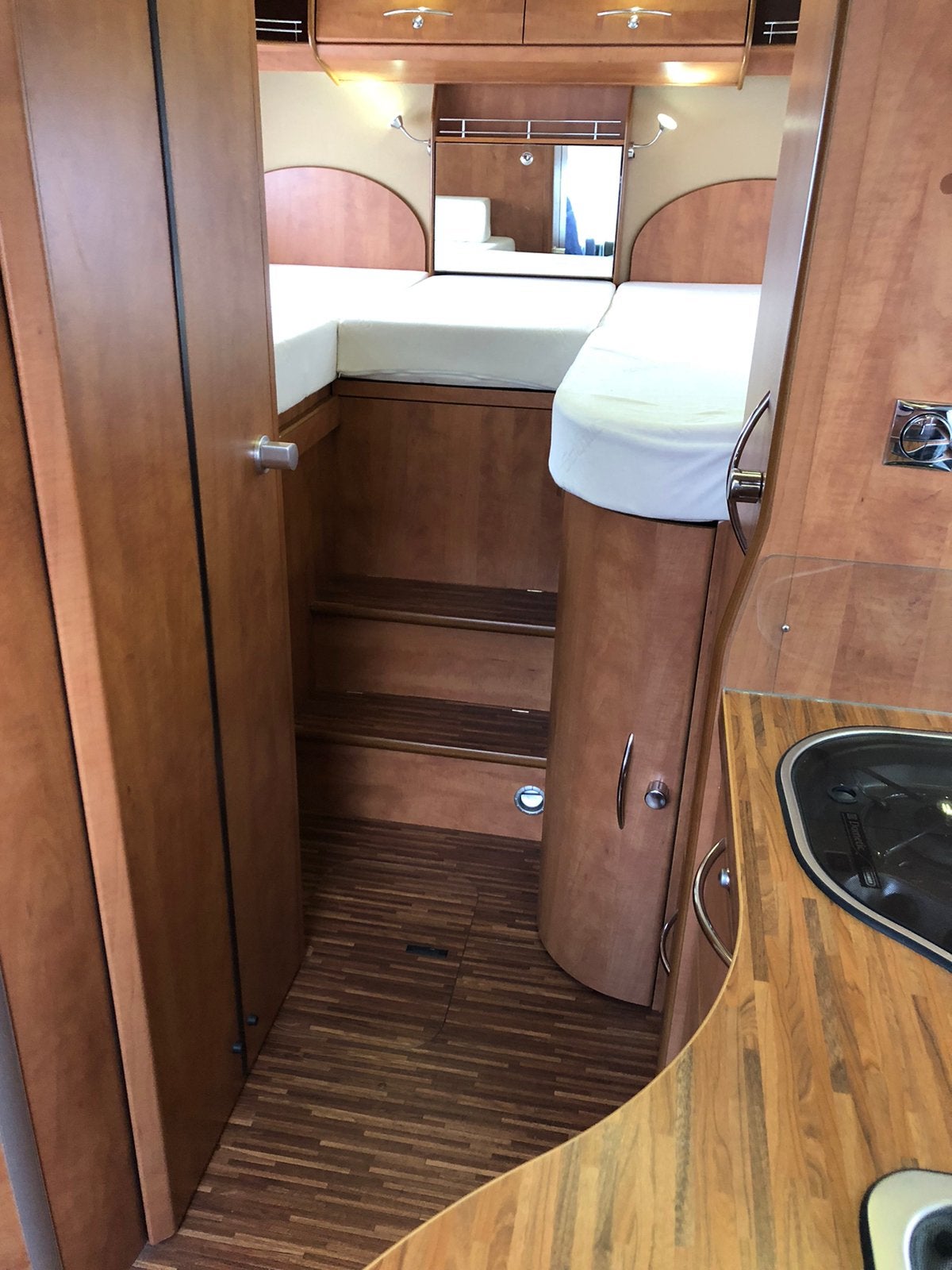 Foto 14 van Smetteloze Carthago Chic C-Line i4.8 ENKELE BEDDEN + Hefbed