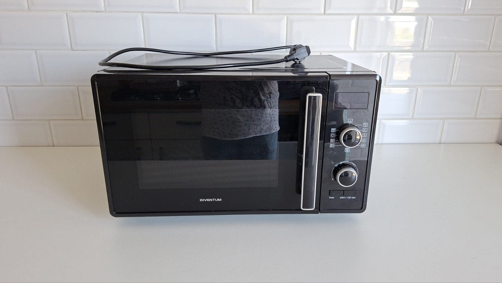 Inventum MN238S Solo Magnetron (23 Liter) – Zwart/RVS, Ophalen, Minder dan 45 cm, Draaiplateau