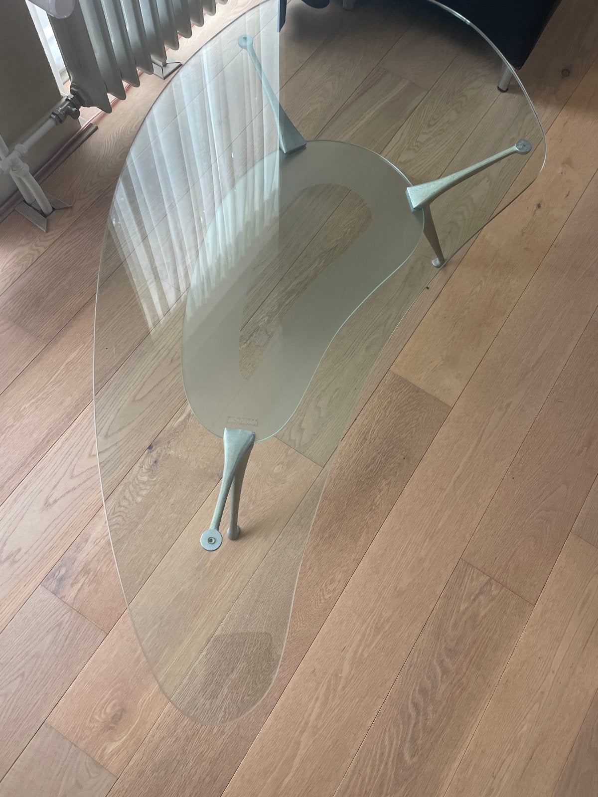 Design Salontafel Glas met Unieke Vorm en Metalen Poten, Ophalen, Gebruikt, 100 tot 150 cm, 50 tot 100 cm