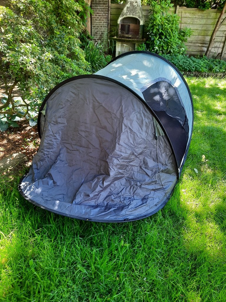 pop up tent, Ophalen, Zo goed als nieuw, Tot en met 2