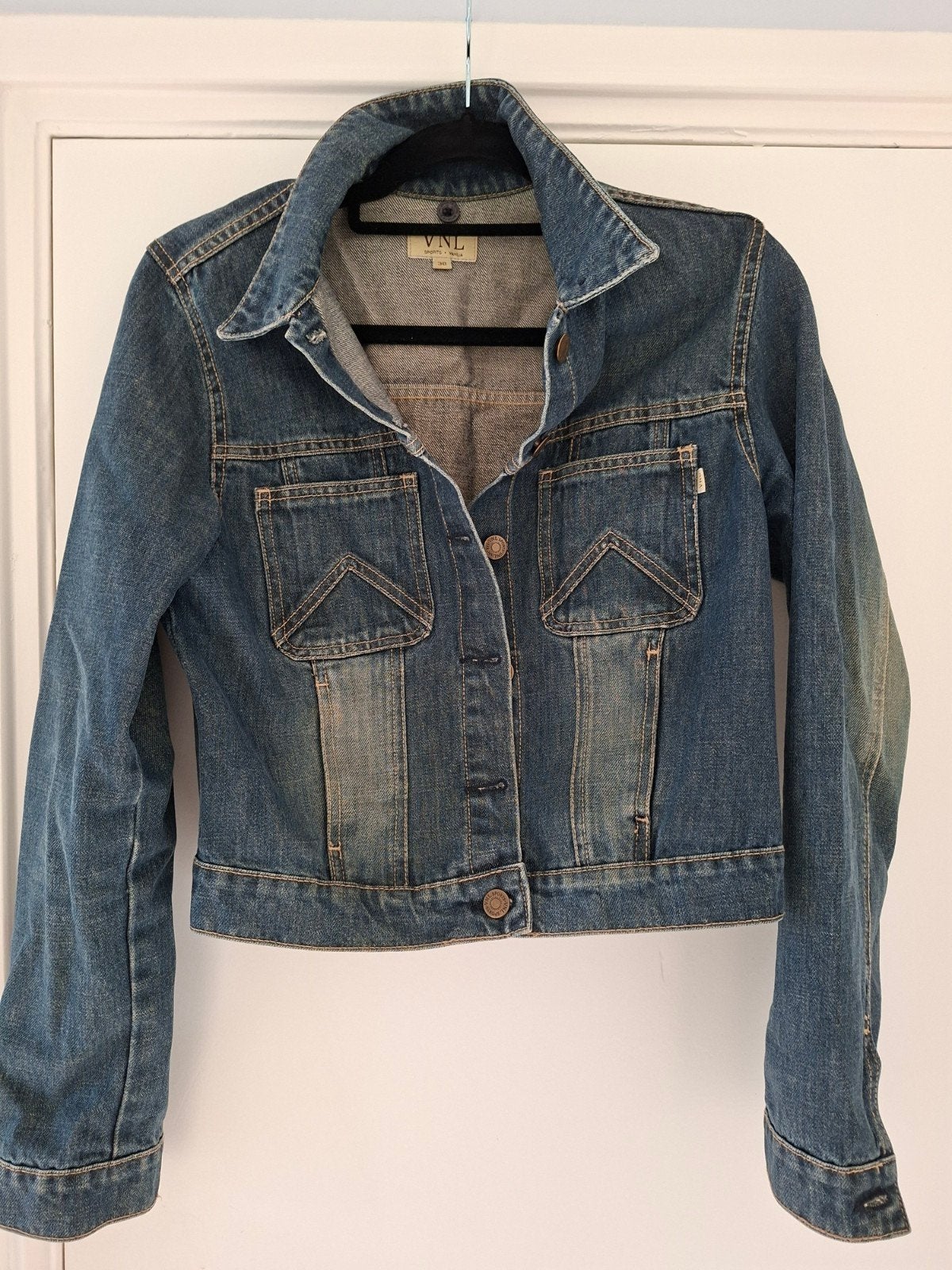 Vanilia spijkerjasje maat 38 (M), Kleding | Dames, Blauw, Ophalen of Verzenden, Gedragen, VNL